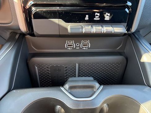 New 2026 RAM 1500 Big Horn AWD/4WD image 19