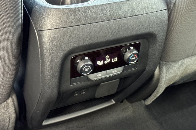 New 2027 Chevrolet Traverse LT w/ Sun and Wheel Package FWD image 20