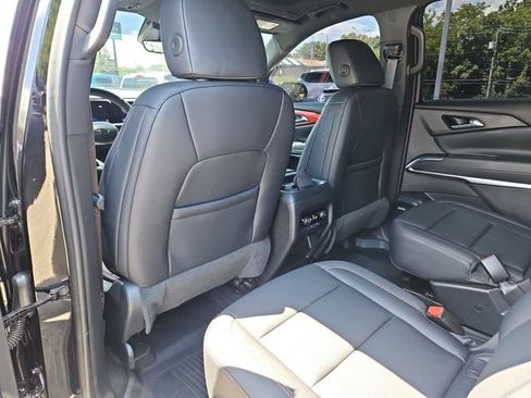Used 2024 Chevrolet Traverse Z71 w/ Enhanced Driving Package AWD/4WD image 11