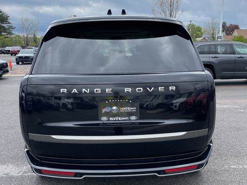 Used 2024 Land Rover Range Rover Long Wheelbase SE AWD/4WD image 6