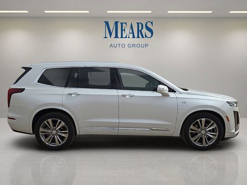 Used 2023 Cadillac XT6 Premium Luxury image 6