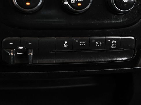 Used 2017 RAM 3500 Tradesman w/ Chrome Appearance Group image 26