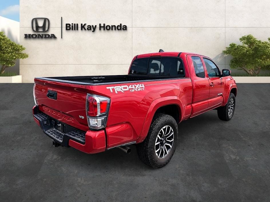 Used 2022 Toyota Tacoma TRD Sport w/ TRD Premium Sport Package AWD/4WD image 2