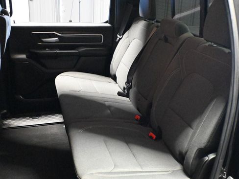 Used 2021 RAM 1500 Big Horn RWD image 17
