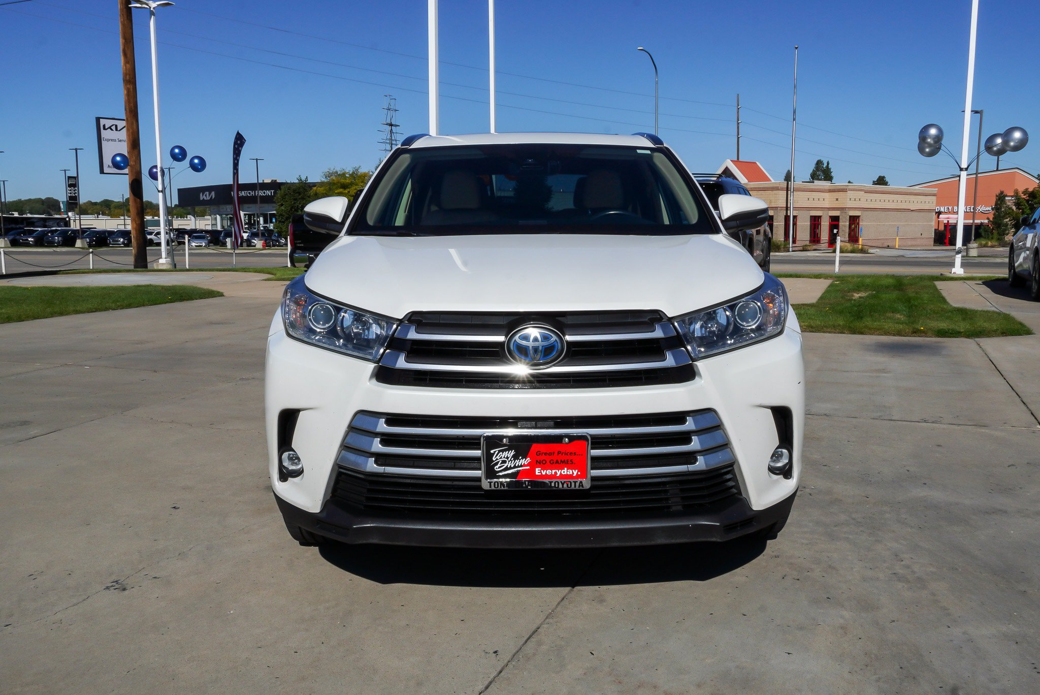 Used 2019 Toyota Highlander Limited AWD/4WD image 3