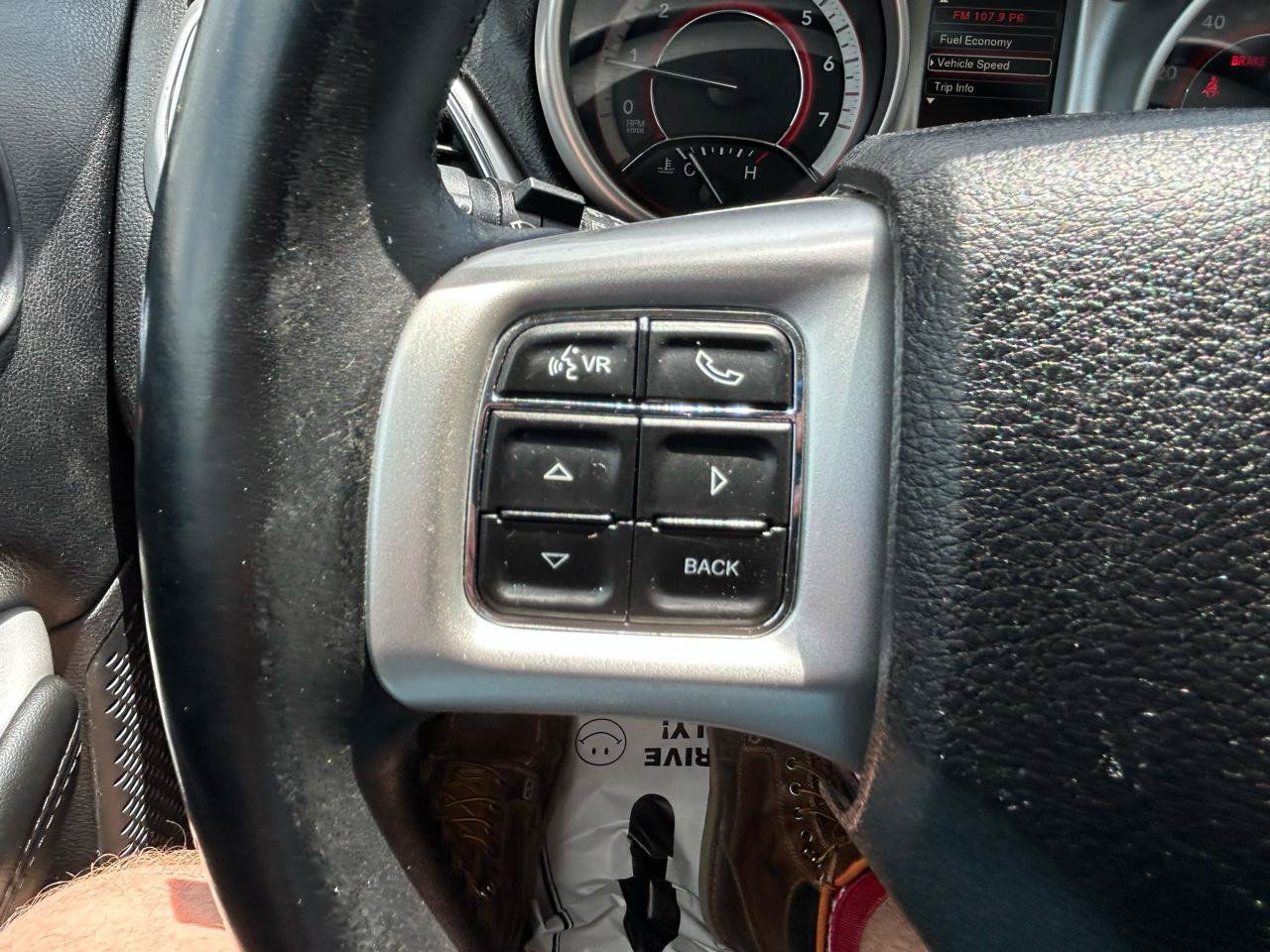 Used 2018 Dodge Journey SE w/ Connectivity Group FWD image 17