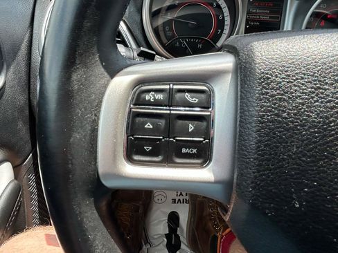 Used 2018 Dodge Journey SE w/ Connectivity Group FWD image 17