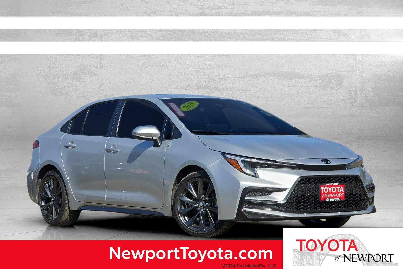 Used 2025 Toyota Corolla XSE FWD image 1