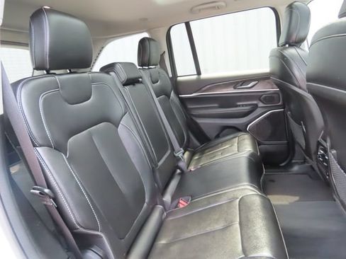 Used 2023 Jeep Grand Cherokee 4WD 4xe image 32