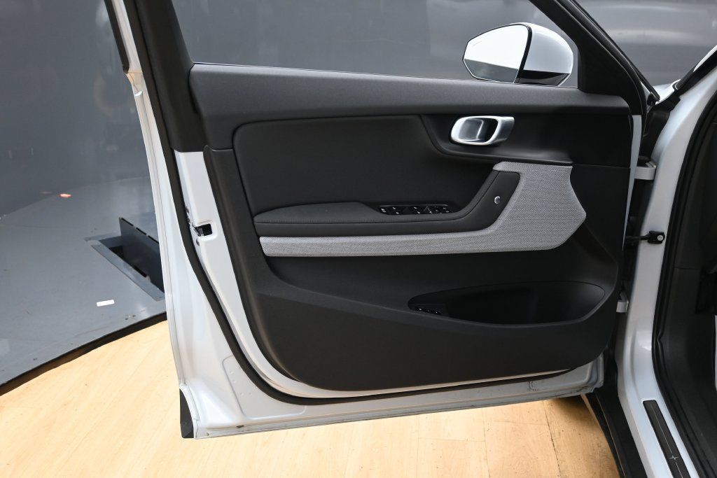 Used 2024 Polestar Polestar 2 AWD/4WD image 28