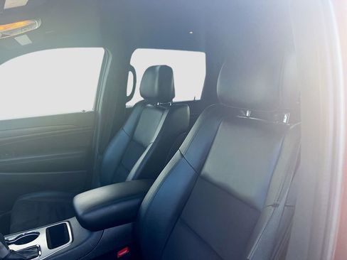 Used 2022 Jeep Grand Cherokee Laredo X image 20