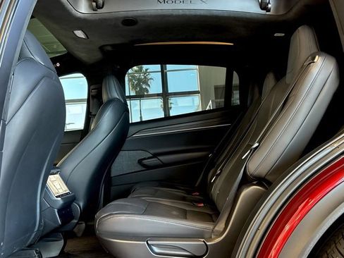 Used 2024 Tesla Model X image 15