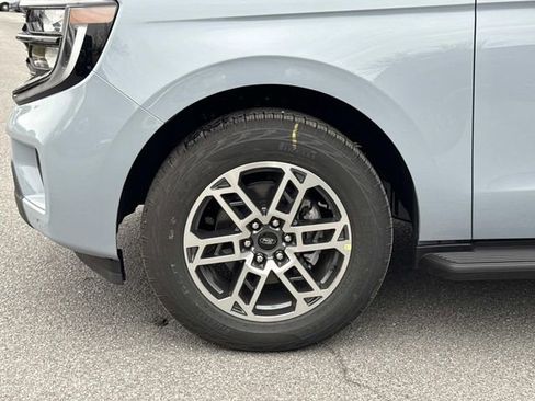 New 2025 Ford Expedition Active image 8