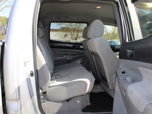 Used 2006 Toyota Tacoma PreRunner image 19