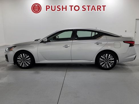 Used 2023 Nissan Altima 2.5 SV FWD image 5