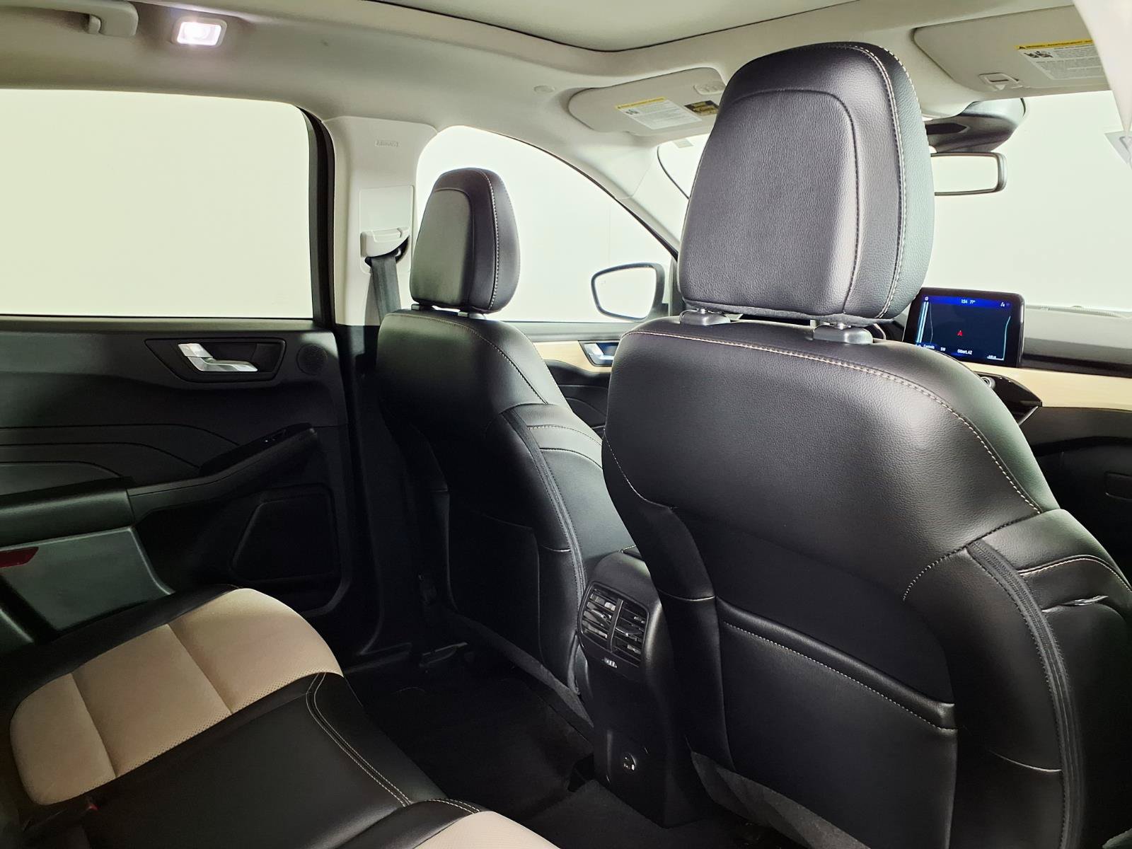 Used 2021 Ford Escape Titanium w/ Titanium Premium Package FWD image 11