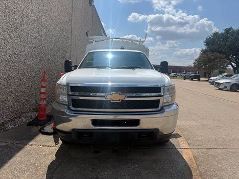 Used 2012 Chevrolet Silverado 3500 W/T RWD image 2