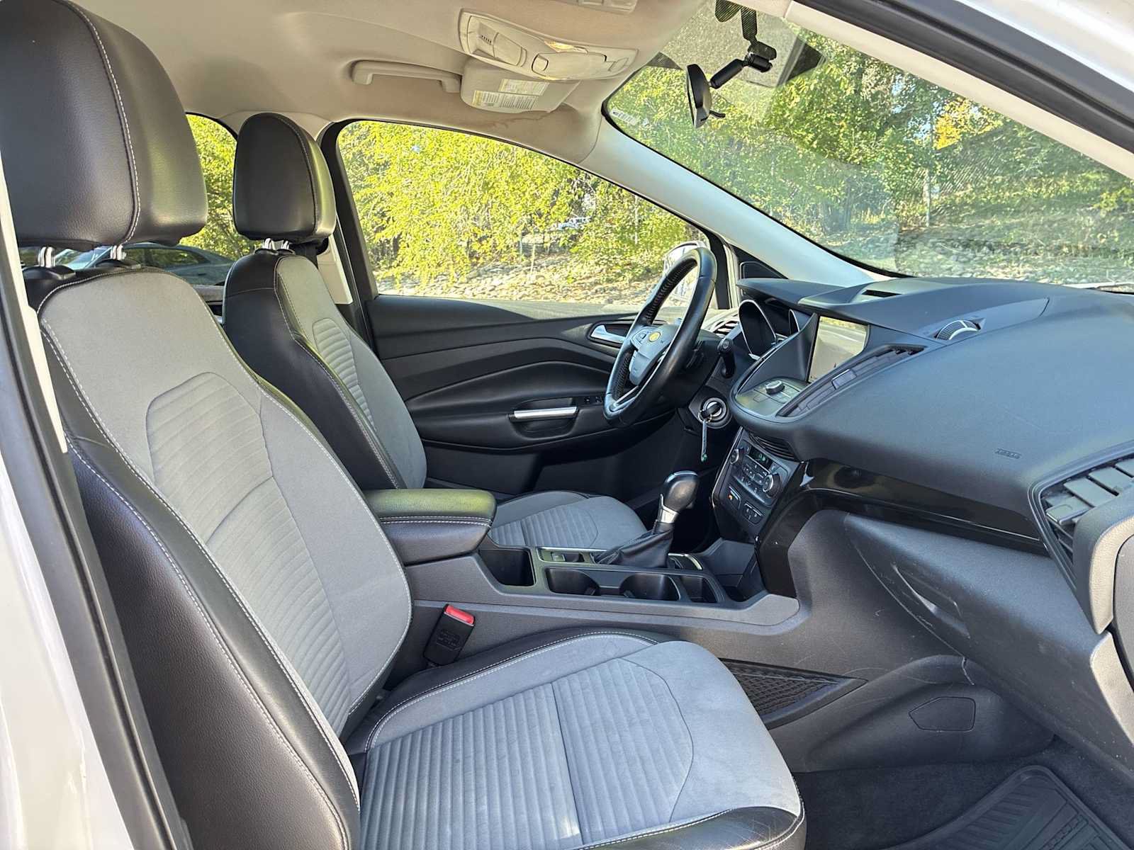 Used 2017 Ford Escape SE w/ Equipment Group 201A AWD/4WD image 25