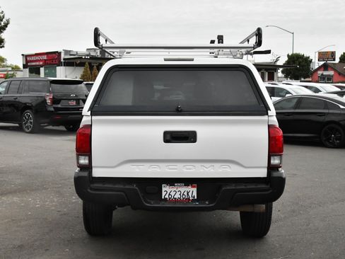 Used 2021 Toyota Tacoma SR RWD image 7