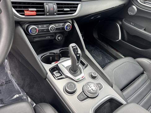 Used 2023 Alfa Romeo Giulia Veloce image 29