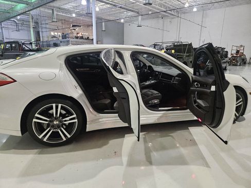 Used 2010 Porsche Panamera S image 34