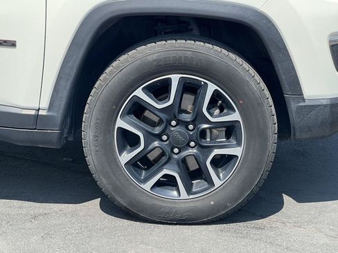 Used 2019 Jeep Compass Trailhawk AWD/4WD image 16