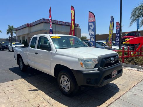 Used 2015 Toyota Tacoma 2WD Access Cab image 2