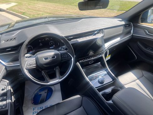 New 2026 Jeep Grand Cherokee Limited w/ Limited Altitude Package image 15