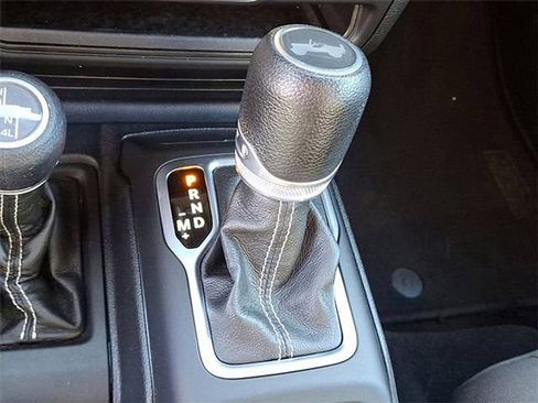 Used 2021 Jeep Wrangler Unlimited Sahara AWD/4WD image 14