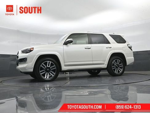 Used 2023 Toyota 4Runner Limited AWD/4WD image 43
