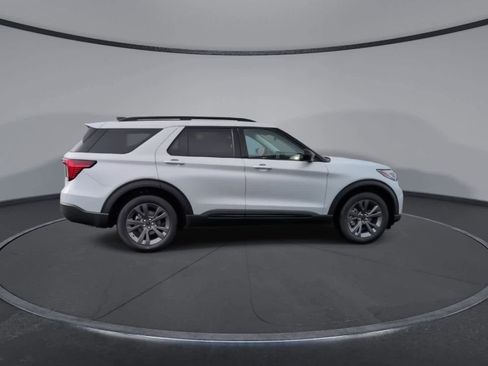 New 2026 Ford Explorer Active w/ Active Comfort Package image 9