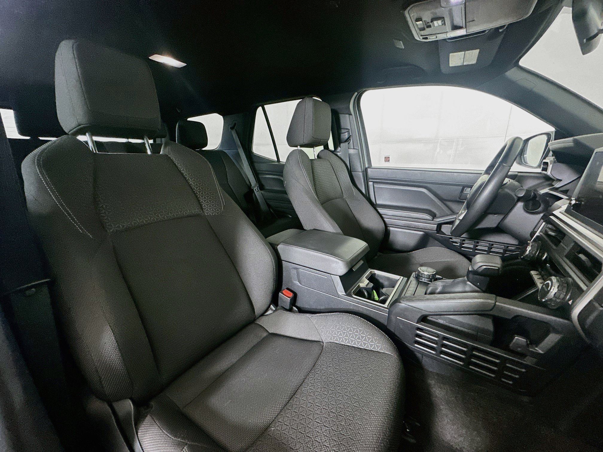 Used 2025 Toyota 4Runner SR5 AWD/4WD image 31