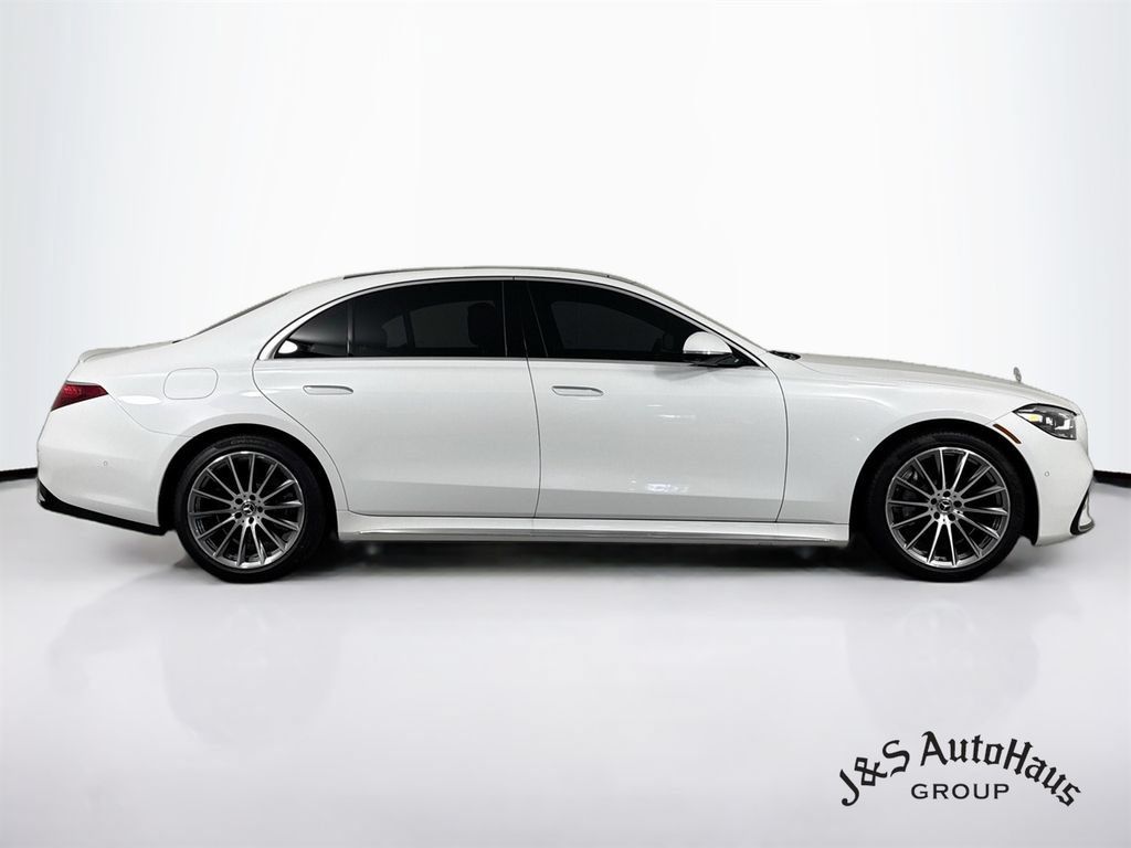 Used 2025 Mercedes-Benz S 580 4MATIC Sedan w/ AMG Line Package image 8