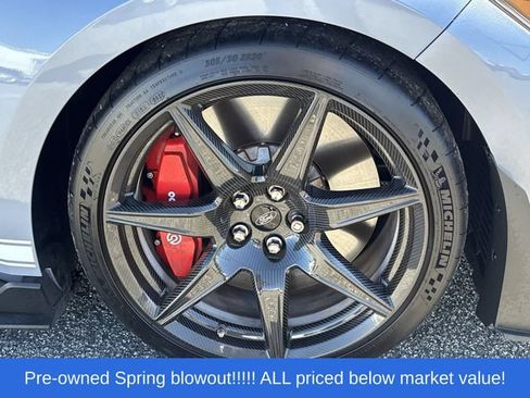 Used 2022 Ford Mustang Shelby GT500 w/ Carbon Fiber Track Pack RWD image 13
