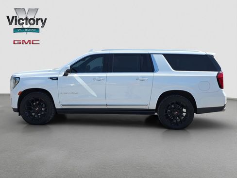 Used 2023 GMC Yukon XL Denali AWD/4WD image 6