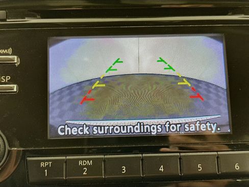 Used 2014 Nissan Rogue SV image 21