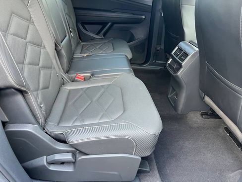 Used 2024 Volkswagen Atlas Cross Sport SE AWD/4WD image 23