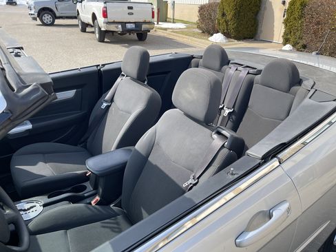 Used 2010 Chrysler Sebring Touring image 21