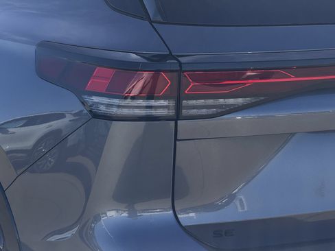 New 2026 Volkswagen Tiguan SE R-Line FWD image 7