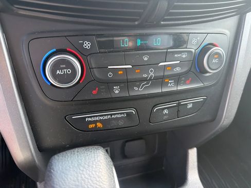Used 2019 Ford Escape SE FWD image 15