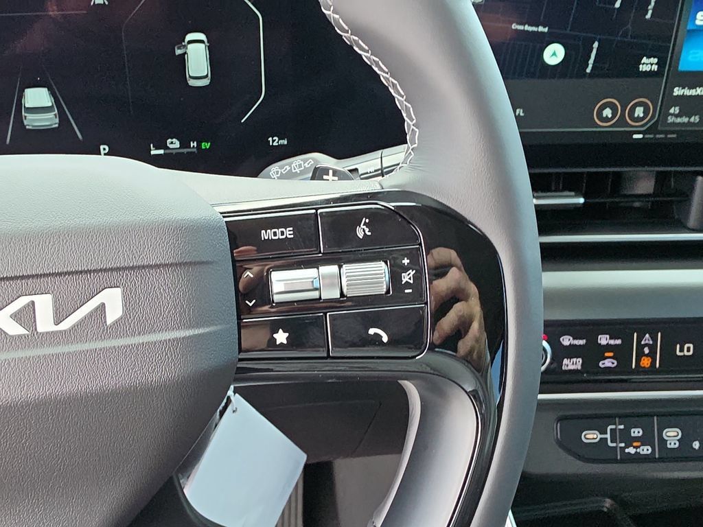 New 2027 Kia Carnival SX w/ Dark Edition Package FWD image 33