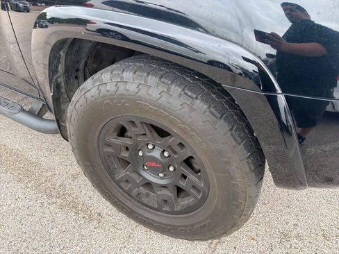 Used 2023 Toyota 4Runner SR5 Premium w/ Moonroof Package image 4