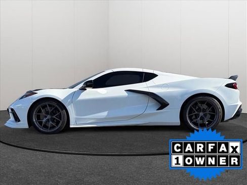 Used 2022 Chevrolet Corvette Stingray Preferred Cpe w/ Z51 Performance Package image 3