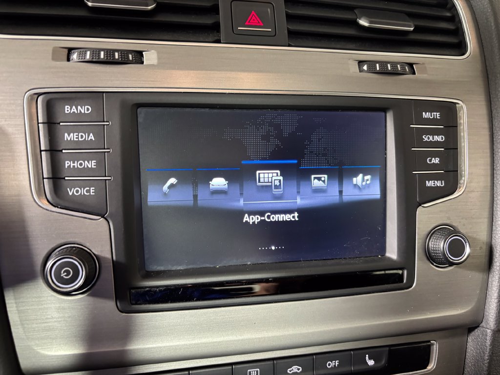 Used 2017 Volkswagen Golf Wolfsburg Edition FWD image 20