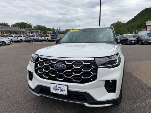 Used 2025 Ford Explorer Platinum w/ LUX Leather Package AWD/4WD image 3