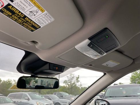 Certified 2023 Nissan Rogue SV image 25