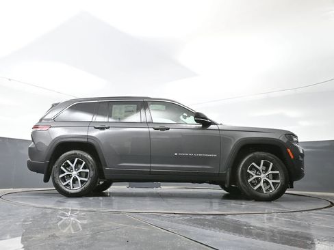 New 2025 Jeep Grand Cherokee Limited w/ Luxury Tech Group II image 38