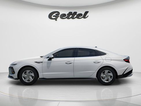 Used 2025 Hyundai Sonata SE FWD image 3