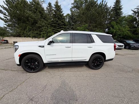 Used 2021 GMC Yukon SLT w/ SLT Premium Package AWD/4WD image 5