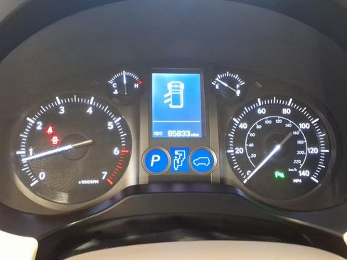 Used 2015 Lexus GX 460 GX 460 Sport Utility 4D w/ Premium Package AWD/4WD image 11
